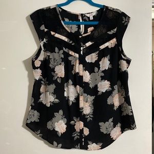 Candie’s sleeveless dress shirt